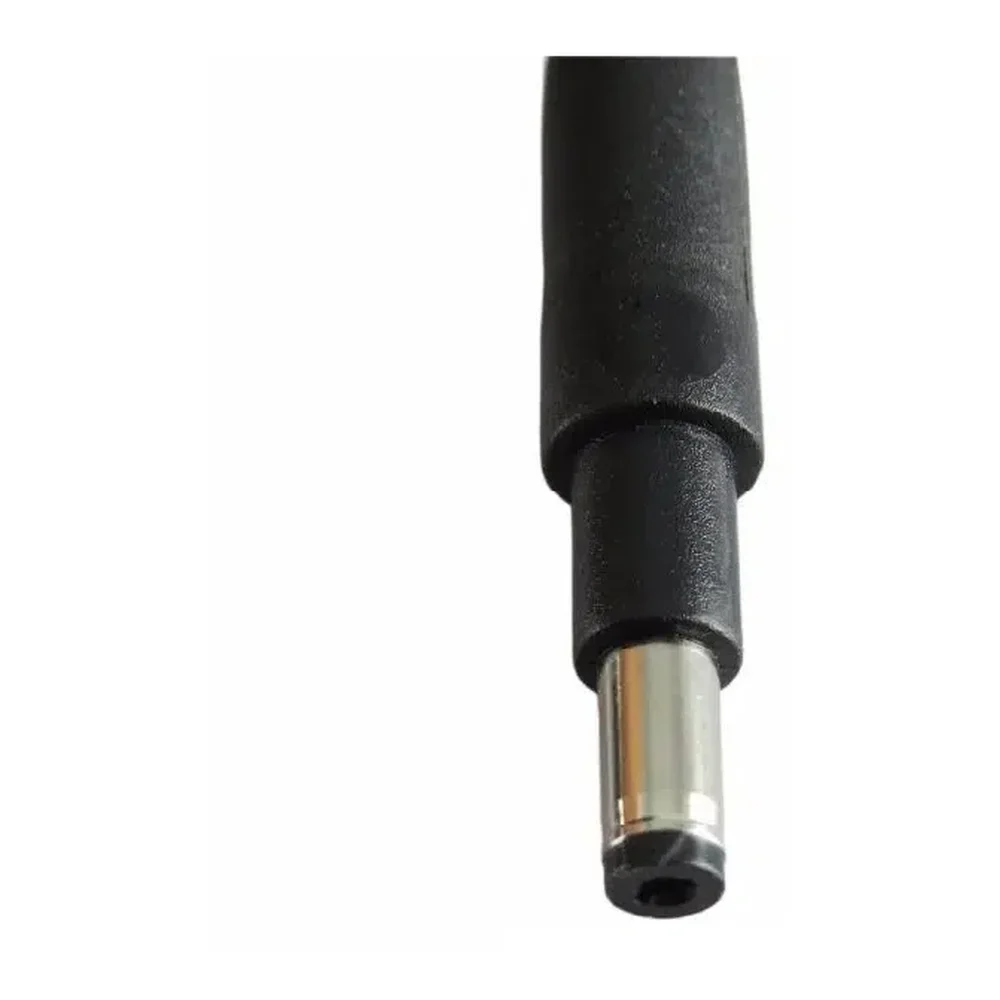 Detalle del conector fino Sleekbook 4.8x1.7mm del cargador HP